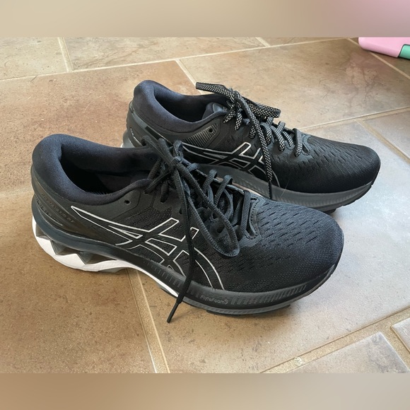 Acics shoes size 7. Great condition - Picture 1 of 3